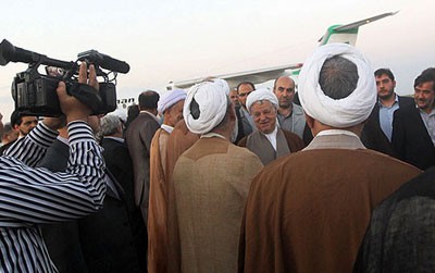 استقبال از هاشمی در فرودگاه , استقبال از هاشمی در مشهد