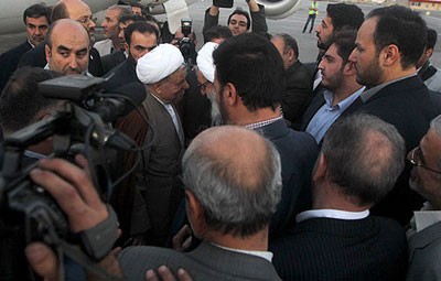 استقبال از هاشمی در فرودگاه , استقبال از هاشمی در مشهد