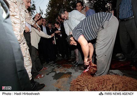 استقبال اهالی نارمک از محمود احمدی‌نژاد