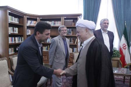 تصاویر قلعه نویی دردیداربا هاشمی,تصاویر دیدار ورزشکاران باهاشمی,تبریک هاشمی به ورزشکاران