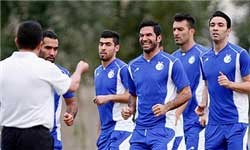 هفته نهم لیگ برتر فوتبال, استقلال در نصف جهان