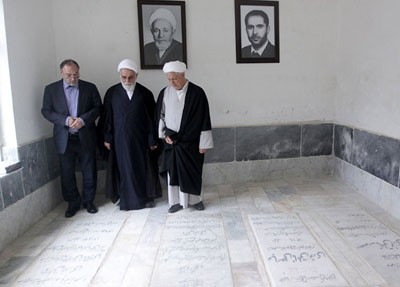 زادگاه ناطق نوری,تصاویر هاشمی میان مردم اوزکلا