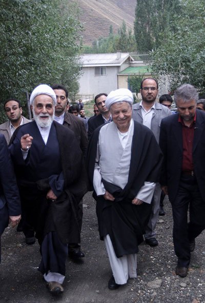 زادگاه ناطق نوری,تصاویر هاشمی میان مردم اوزکلا