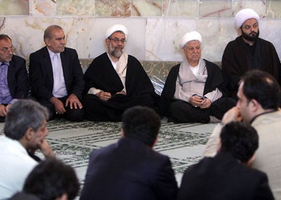 زادگاه ناطق نوری,تصاویر هاشمی میان مردم اوزکلا