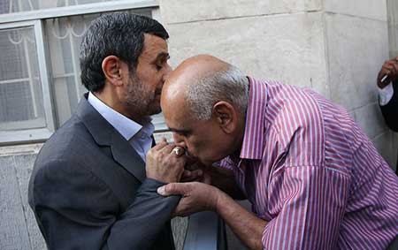 بازگشت احمدی‌نژاد به دانشگاه