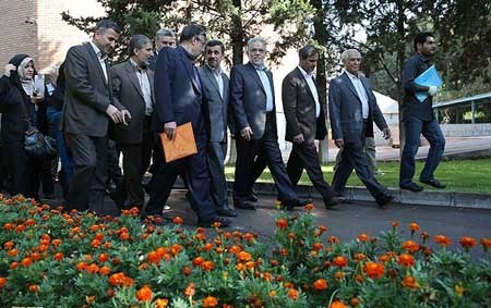 بازگشت احمدی‌نژاد به دانشگاه
