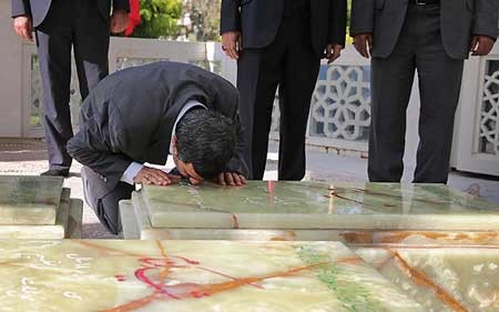 بازگشت احمدی‌نژاد به دانشگاه