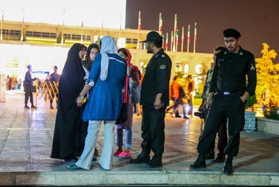 گشت ارشاد,برج میلاد,برخورد گشت ارشاد با زنان بی حجاب