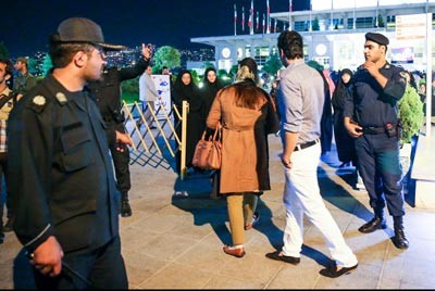 گشت ارشاد,برج میلاد,برخورد گشت ارشاد با زنان بی حجاب