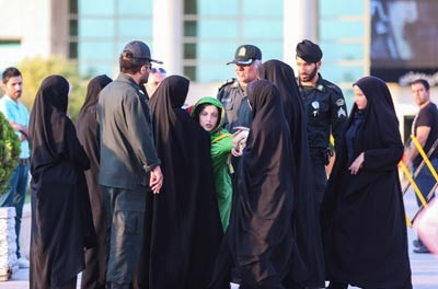 گشت ارشاد,برج میلاد,برخورد گشت ارشاد با زنان بی حجاب