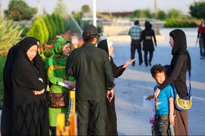 گشت ارشاد,برج میلاد,برخورد گشت ارشاد با زنان بی حجاب