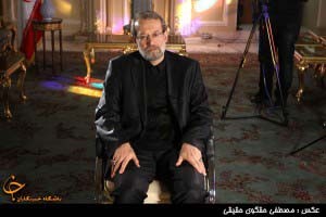 رفع حصر موسوی و کروبی, ممنوع الخروجی خاتمی