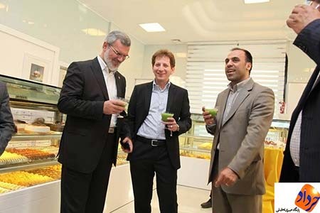 بابک زنجـانی و رویانیـان در شیرینی فروشی VIP زنجانـی