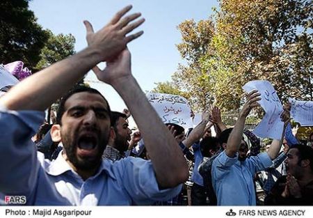 معترضین به گفت و گوی تلفنی اوباما و روحانی