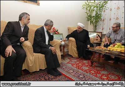 دیدار روحانی با جانباز قطع‌نخاعی ,دیدار روحانی با خانواده شهدا