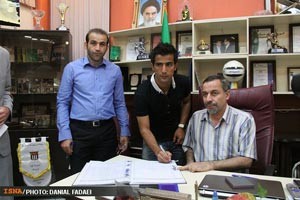باشگاه استقلال‌ ,قرارداد لاوره با استقلال
