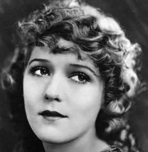 ماری پیکفوردبازیگران  سینما و تلویزیون,بازیگرانی که عمل زیبایی انجام داده اند