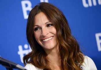 جولیا رابرتز,بازیگران  سینما و تلویزیون,بازیگرانی که عمل زیبایی انجام داده اند