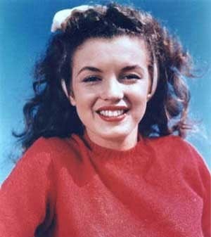 مرلین مونرو]بازیگران  سینما و تلویزیون,بازیگرانی که عمل زیبایی انجام داده اند