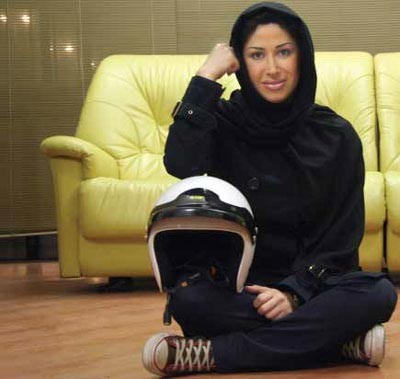 زهره وطن خواه,زهره وطن خواه نخستین بانوی رالی‌باز ایرانی,عکس زهره وطن خواه