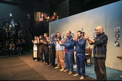 بازیگران نمایش قرار
