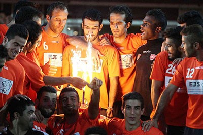 اخبار,اخبارورزشی, جشن تولد در تمرین پرسپولیس