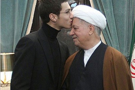 اخبار,اخبارسیاسی,بوسه جهاد مغنیه بر پیشانی هاشمی رفسنجانی