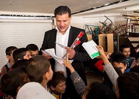 اخبار,اخبارورزشی, علی دایی در بین کودکان کار