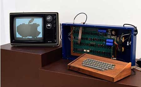 اولین کامپیوتر ساخت استیو جابز+تصاویر