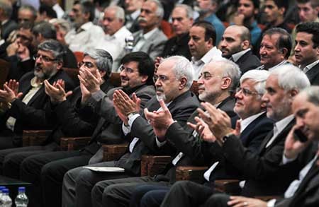 اخبار,اخبارسیاسی,تندیس پهلوانی به ظریف و صالحی