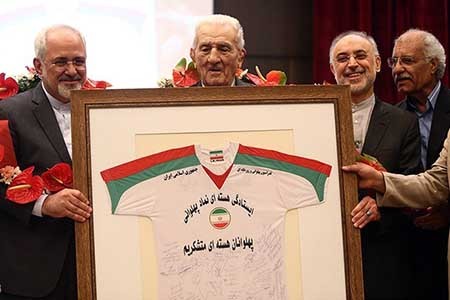 اخبار,اخبارسیاسی,تندیس پهلوانی به ظریف و صالحی