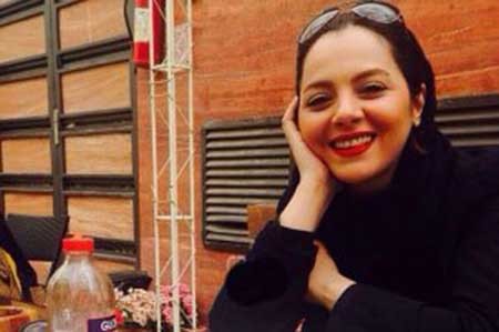 عکس جنجالی و نامتعارف چکامه چمن ماه در اینستاگرام عکس جنجالی و نامتعارف چکامه چمن ماه در اینستاگرام