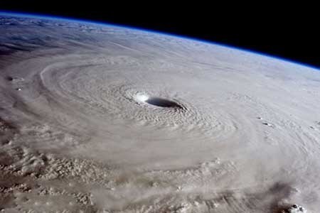 عکسهای جالب,تصویری فضایی از طوفان,عکسهای جذاب