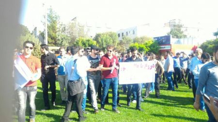 اخبارسیاسی ,خبرهای سیاسی , اعتراض جوانان قزوینی به حضور احمدینژاد اخبارسیاسی ,خبرهای سیاسی , اعتراض جوانان قزوینی به حضور احمدینژاد