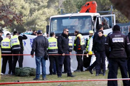   حمله به سربازان اسرائیلی با کامیون