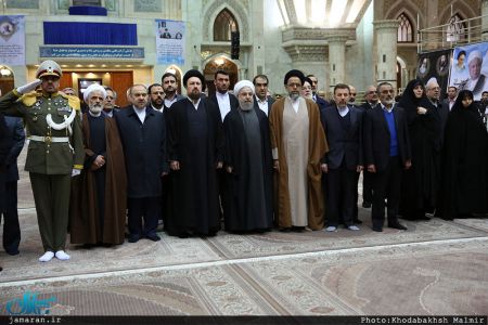 تجدید میثاق رئیس جمهور و اعضای هیئت دولت با آرمان های حضرت امام(س) تجدید میثاق رئیس جمهور و اعضای هیئت دولت با آرمان های حضرت امام(س)