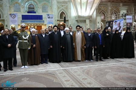 تجدید میثاق رئیس جمهور و اعضای هیئت دولت با آرمان های حضرت امام(س) تجدید میثاق رئیس جمهور و اعضای هیئت دولت با آرمان های حضرت امام(س)