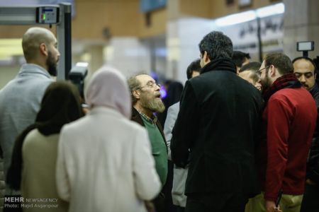   حاشیه های روز نهم سی و پنجمین جشنواره فیلم فجر