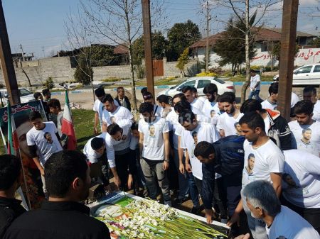 اخبار,اخبار ورزشی ونتایج مسابقات,انزلی‌چی‌ها بر سر مزار مرحوم اولادی