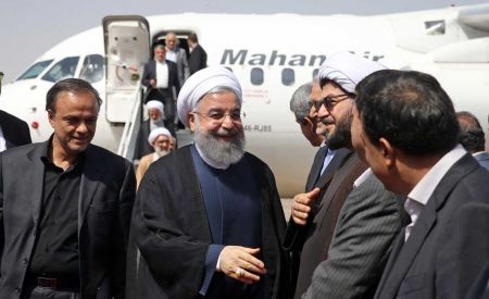  هواداران کرمانی اینگونه به استقبال روحانی آمدند