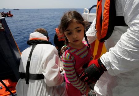 مهاجران خوش‌شانسی که از غرق شدن در مدیترانه نجات یافتند