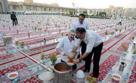   بزرگترین سفره افطاری جهان اسلام در مشهد