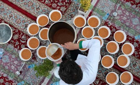   بزرگترین سفره افطاری جهان اسلام در مشهد