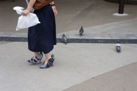   اخبارگوناگون ,خبرهای  گوناگون,زنی با کفش های کبوتر 