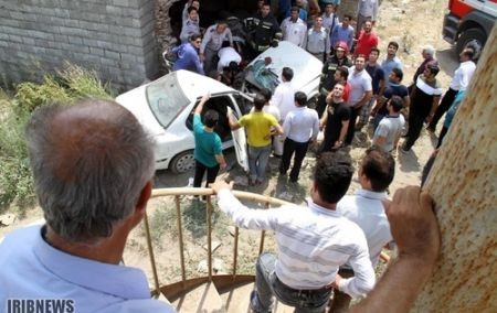  انحراف سمند در جاده هراز و برخورد شدید با یک مغازه ,