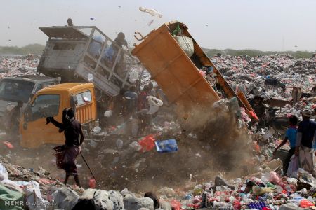 اخبار,عکس خبری, زندگی یمنی ها در میان زباله ها