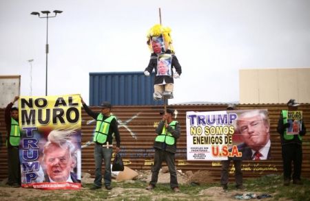 اخبار,عکس خبری,بازدید ترامپ از دیوار بین آمریکا و مکزیک