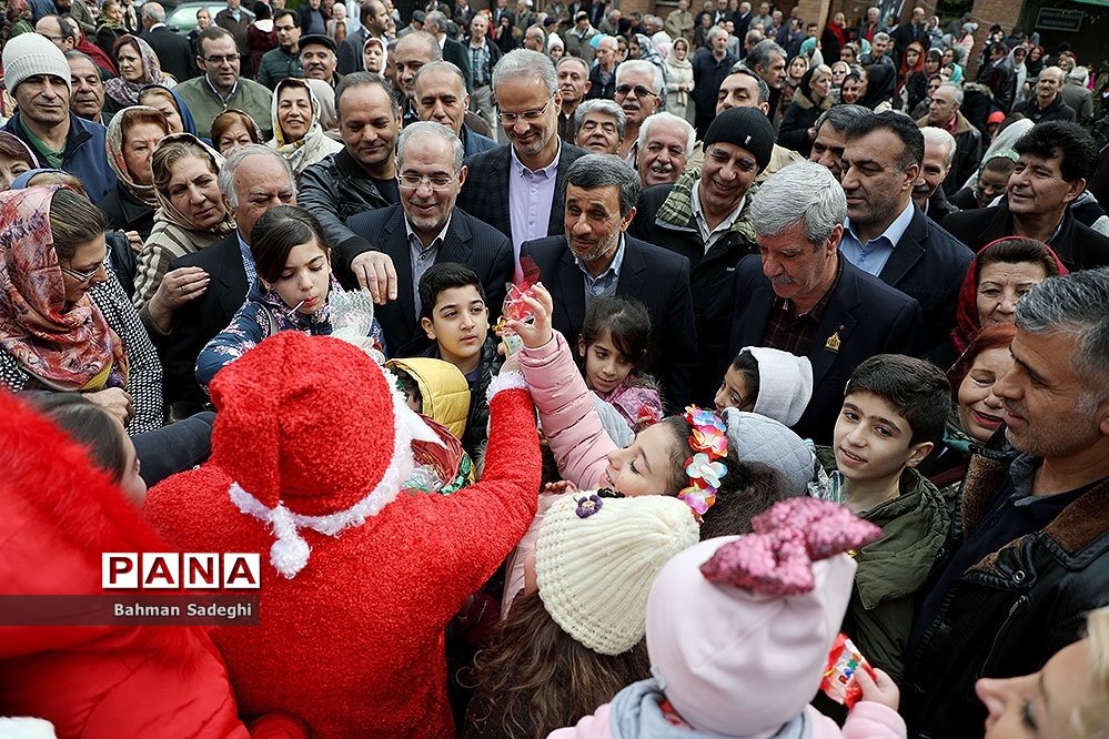 اخبار,عکس خبری,عکس یادگاری احمدی‌نژاد با بابانوئل