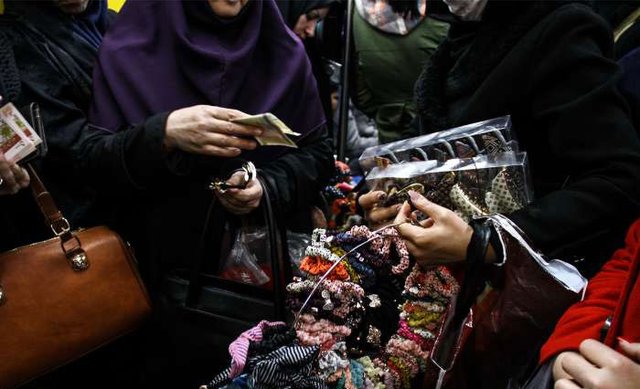 اخبار اقتصادی ,خبرهای اقتصادی ,دستفروشي زنان اخبار اقتصادی ,خبرهای اقتصادی ,دستفروشي زنان