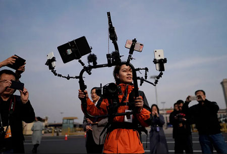 عکسهای جالب,عکسهای جذاب,گزارشگر چینی 